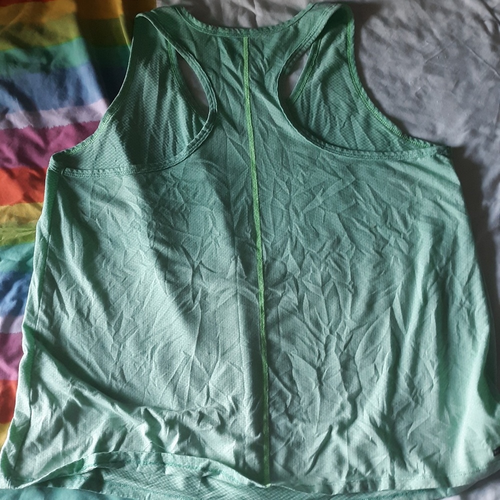 No sleeve tank top